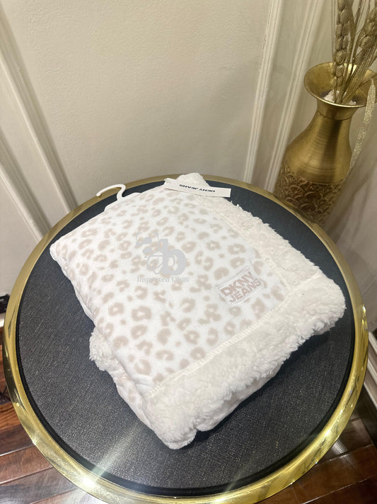 DKNY Blankets For Kids In Animal Printed