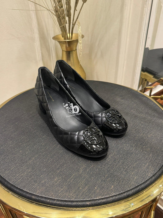 Tory Burch Quilted Chelsea Pumps In Black